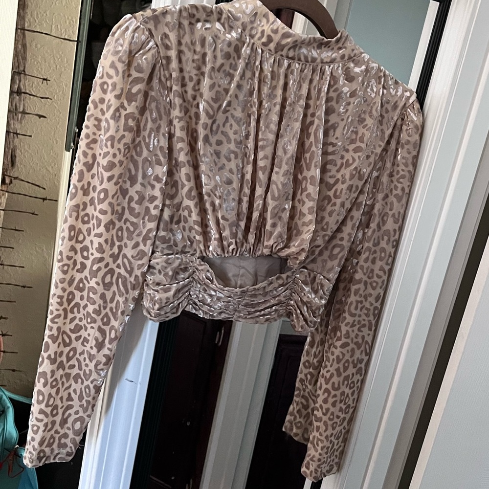 Cutout Crop Top-Velvet Cheetah Print Design - Picture 2 of 8